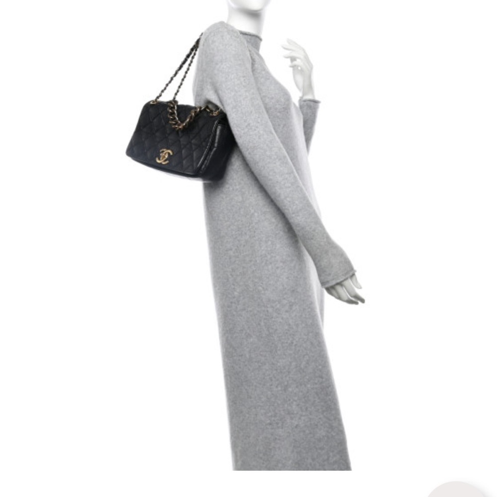 Chanel Black Quilted Calfskin Shoulder Bag - Picture 10 of 10